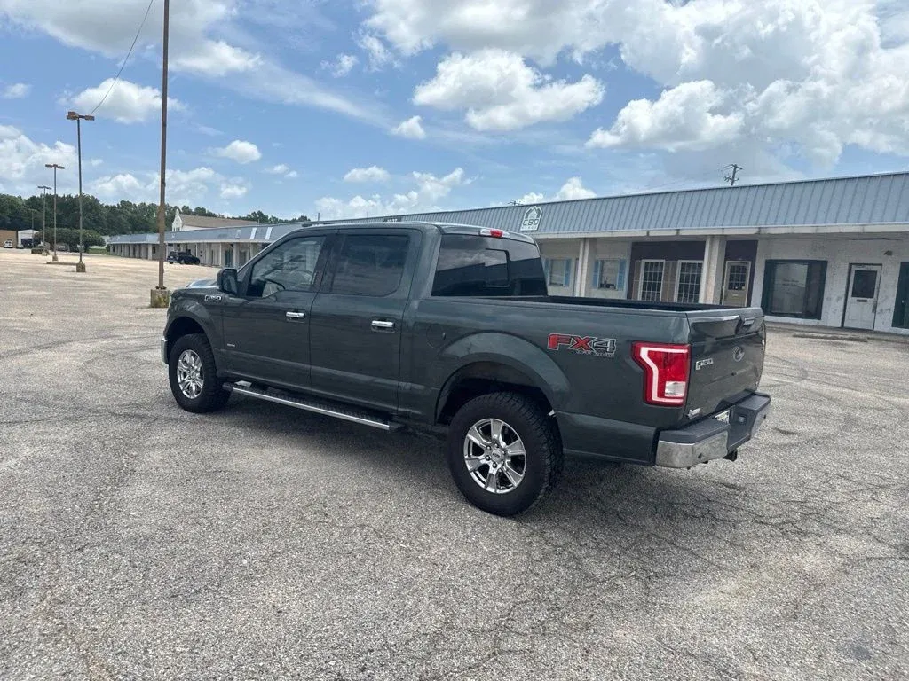 2015 Ford F-150 XLT thumbnail 11