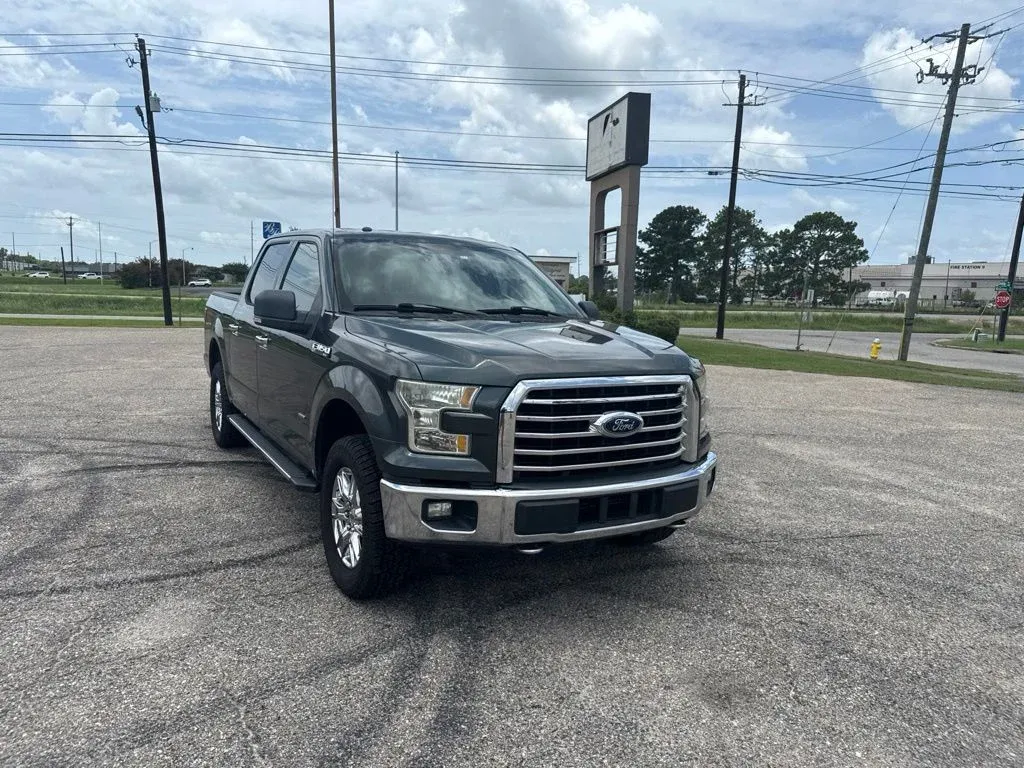 2015 Ford F-150 XLT thumbnail 2