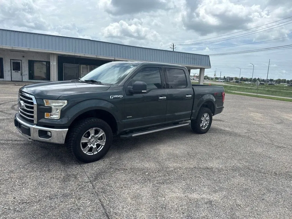 2015 Ford F-150 XLT thumbnail 6