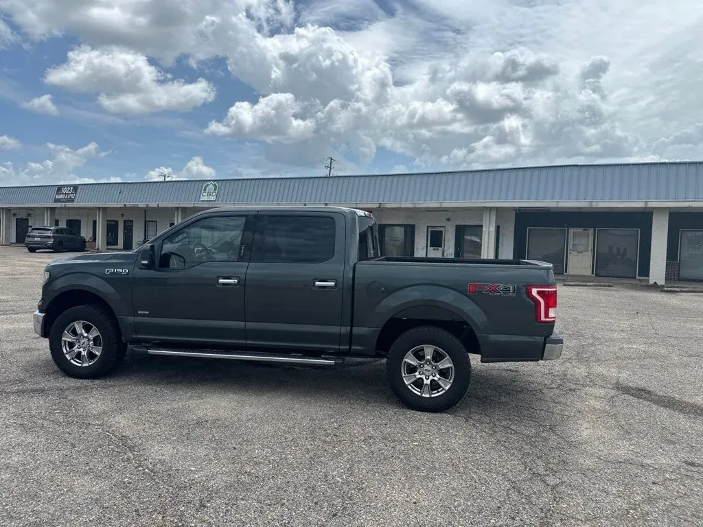 2015 Ford F-150 XLT thumbnail 9