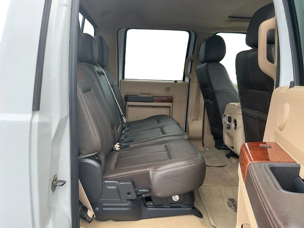 2015 Ford F-350SD King Ranch thumbnail 23
