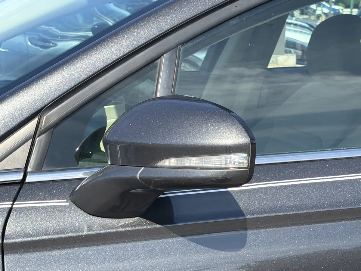 2015 Ford Fusion SE thumbnail 14