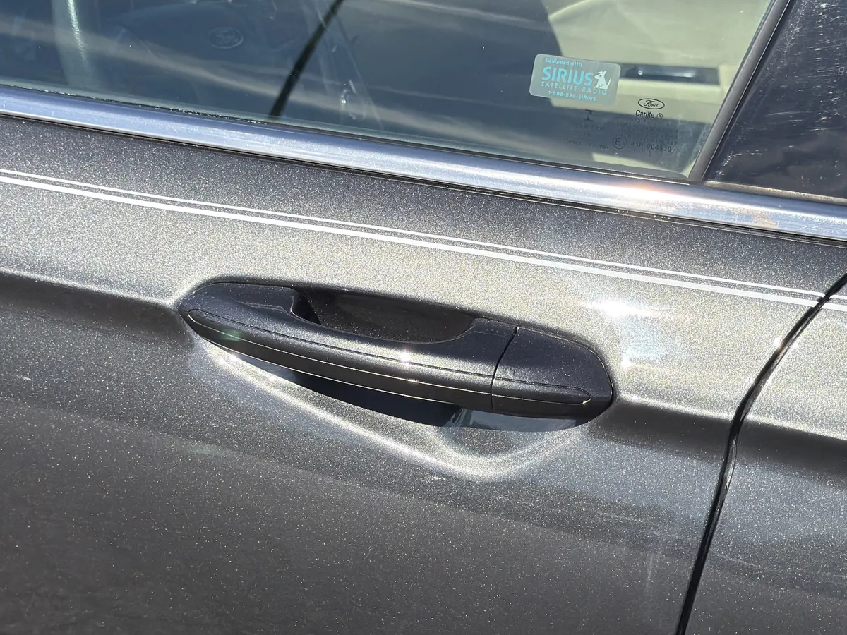 2015 Ford Fusion SE thumbnail 15