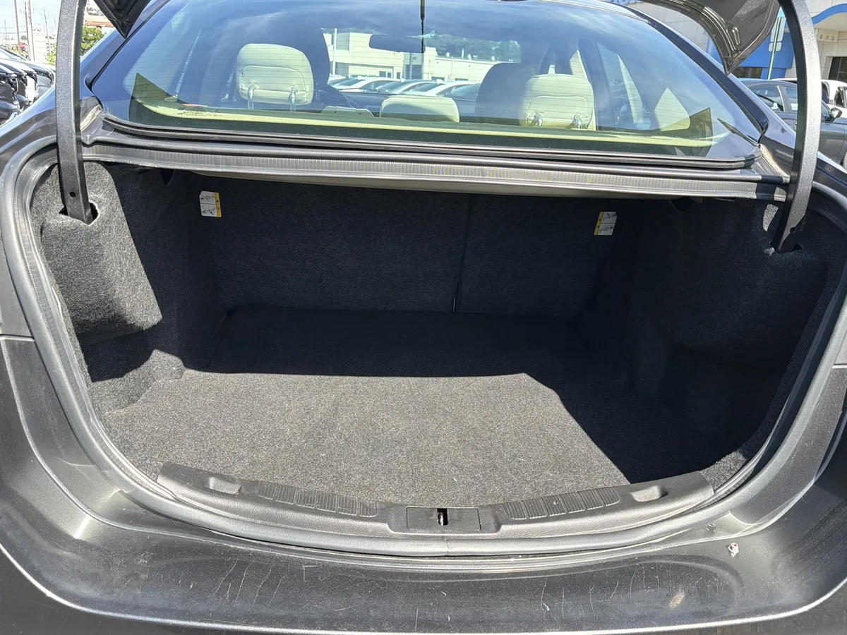 2015 Ford Fusion SE thumbnail 31
