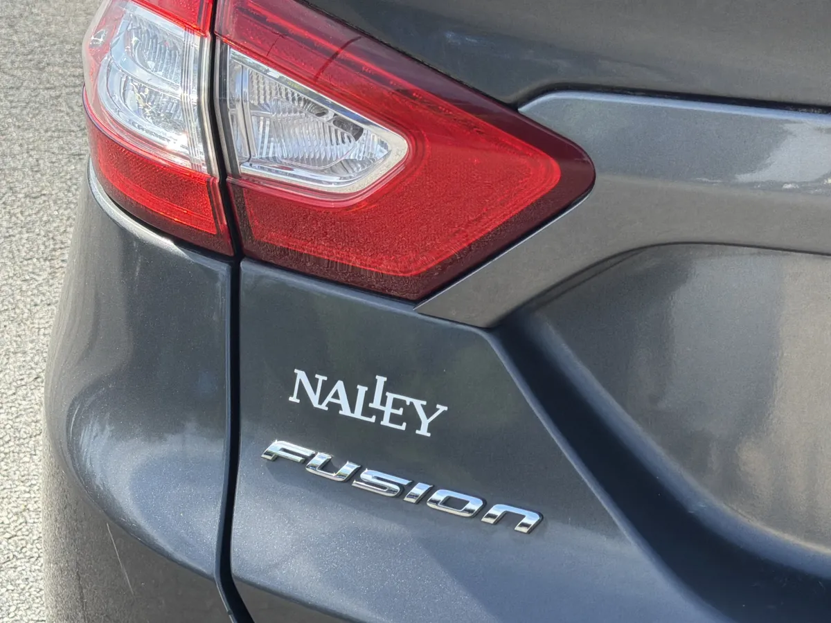 2015 Ford Fusion SE thumbnail 6