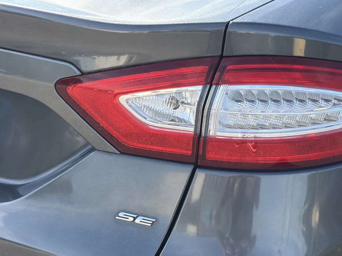 2015 Ford Fusion SE thumbnail 7