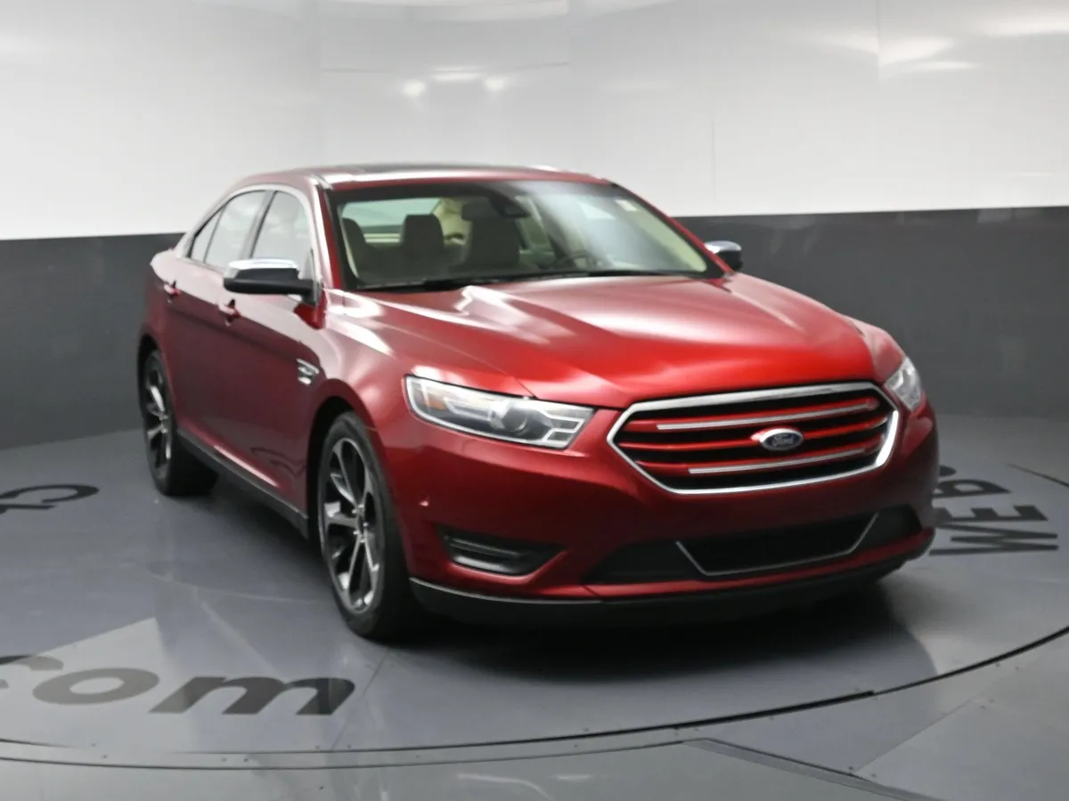 2015 Ford Taurus Limited thumbnail 2