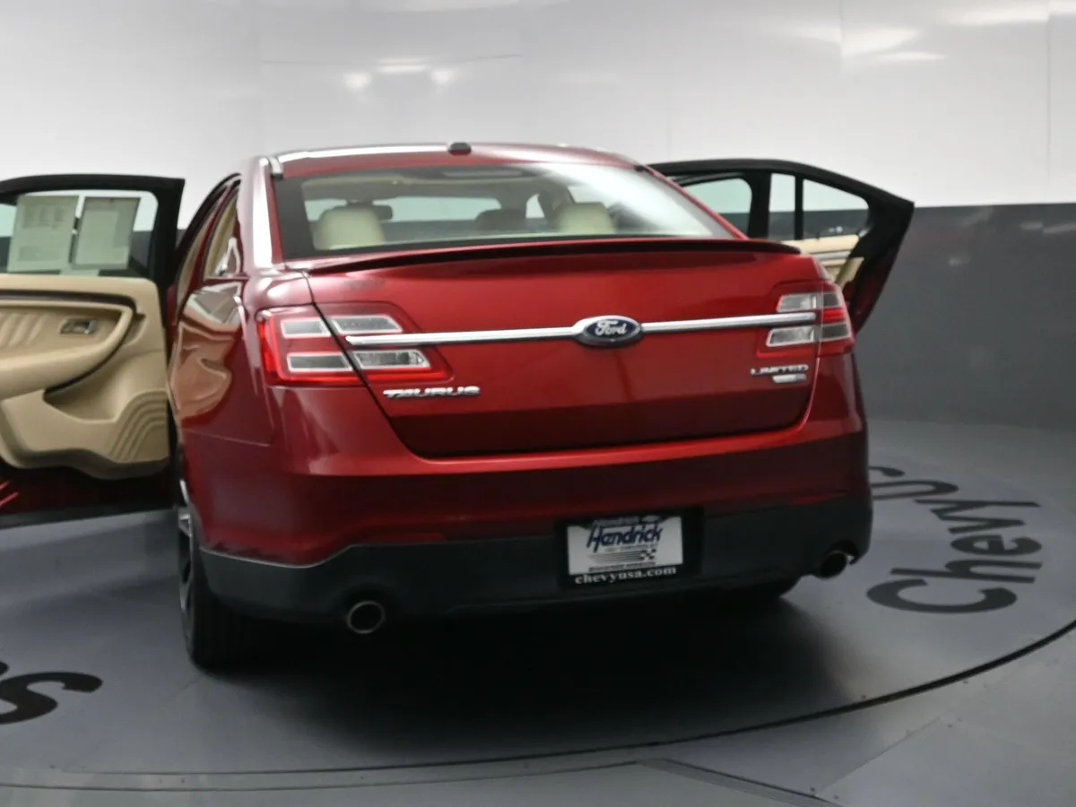 2015 Ford Taurus Limited thumbnail 28