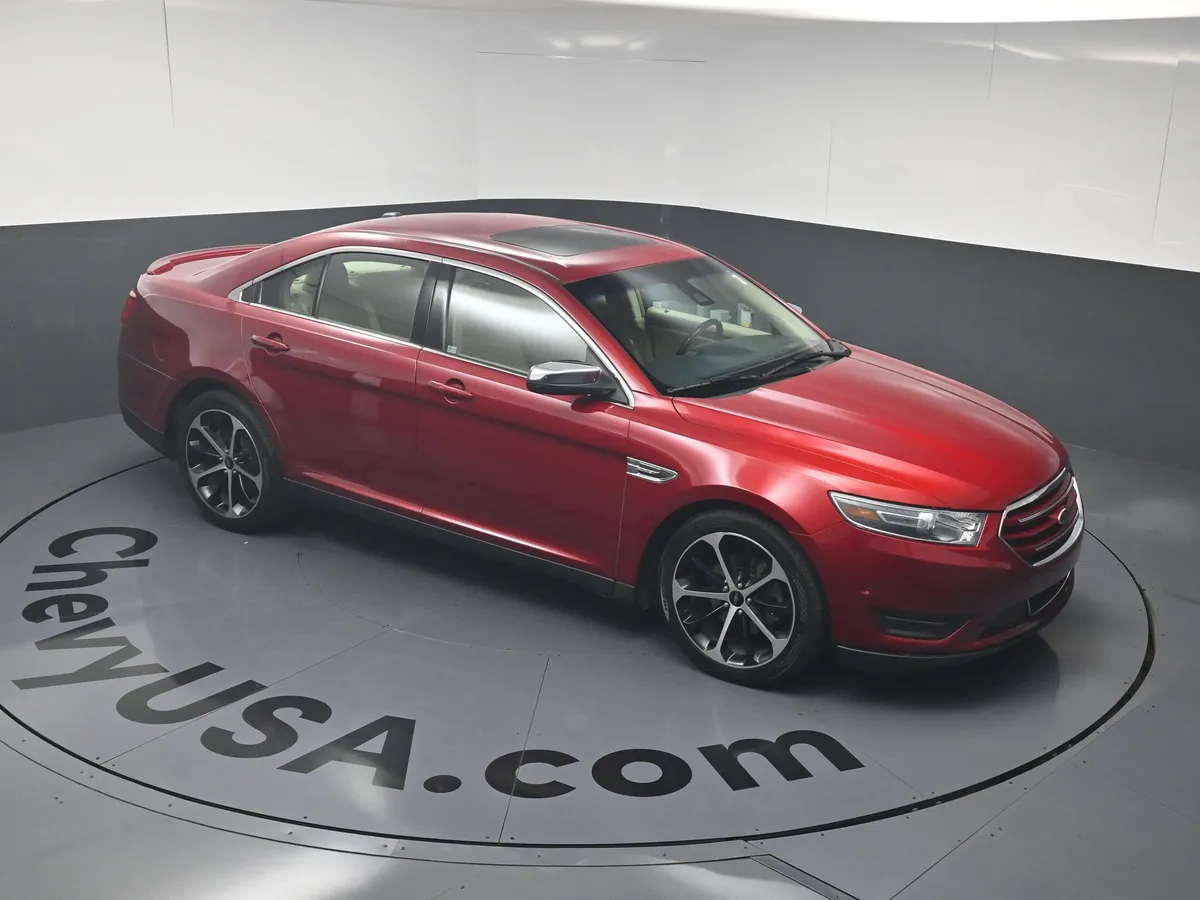 2015 Ford Taurus Limited thumbnail 33