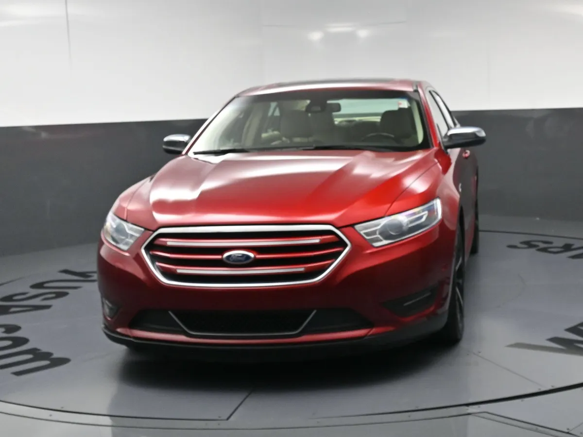 2015 Ford Taurus Limited thumbnail 4