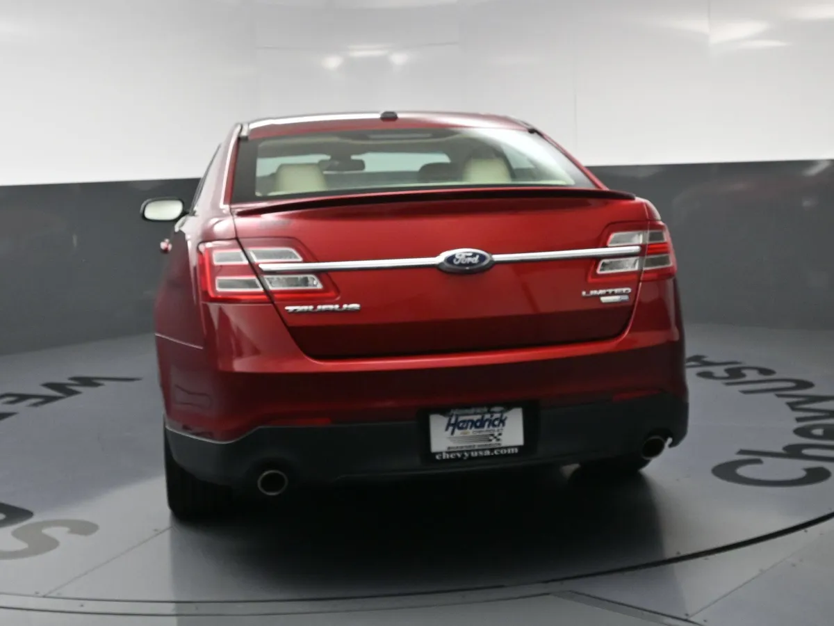 2015 Ford Taurus Limited thumbnail 7