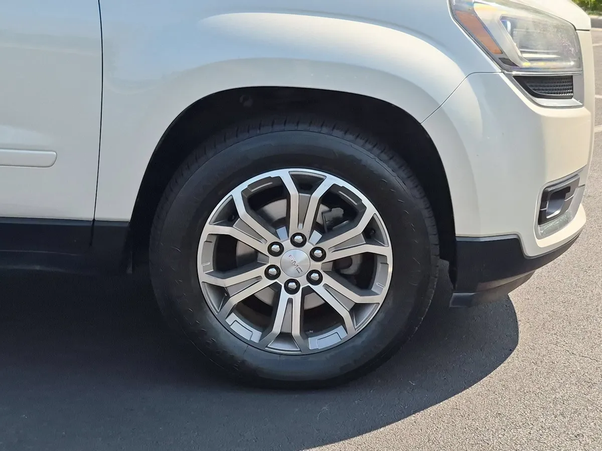 2015 GMC Acadia SLT thumbnail 11