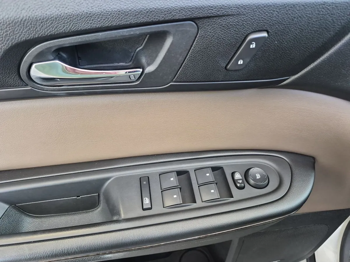 2015 GMC Acadia SLT thumbnail 14