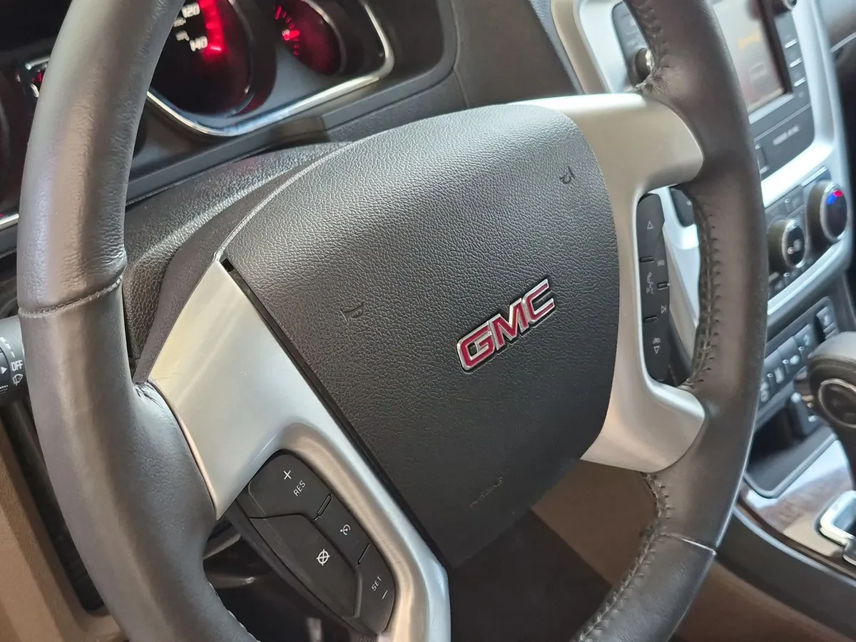 2015 GMC Acadia SLT thumbnail 17