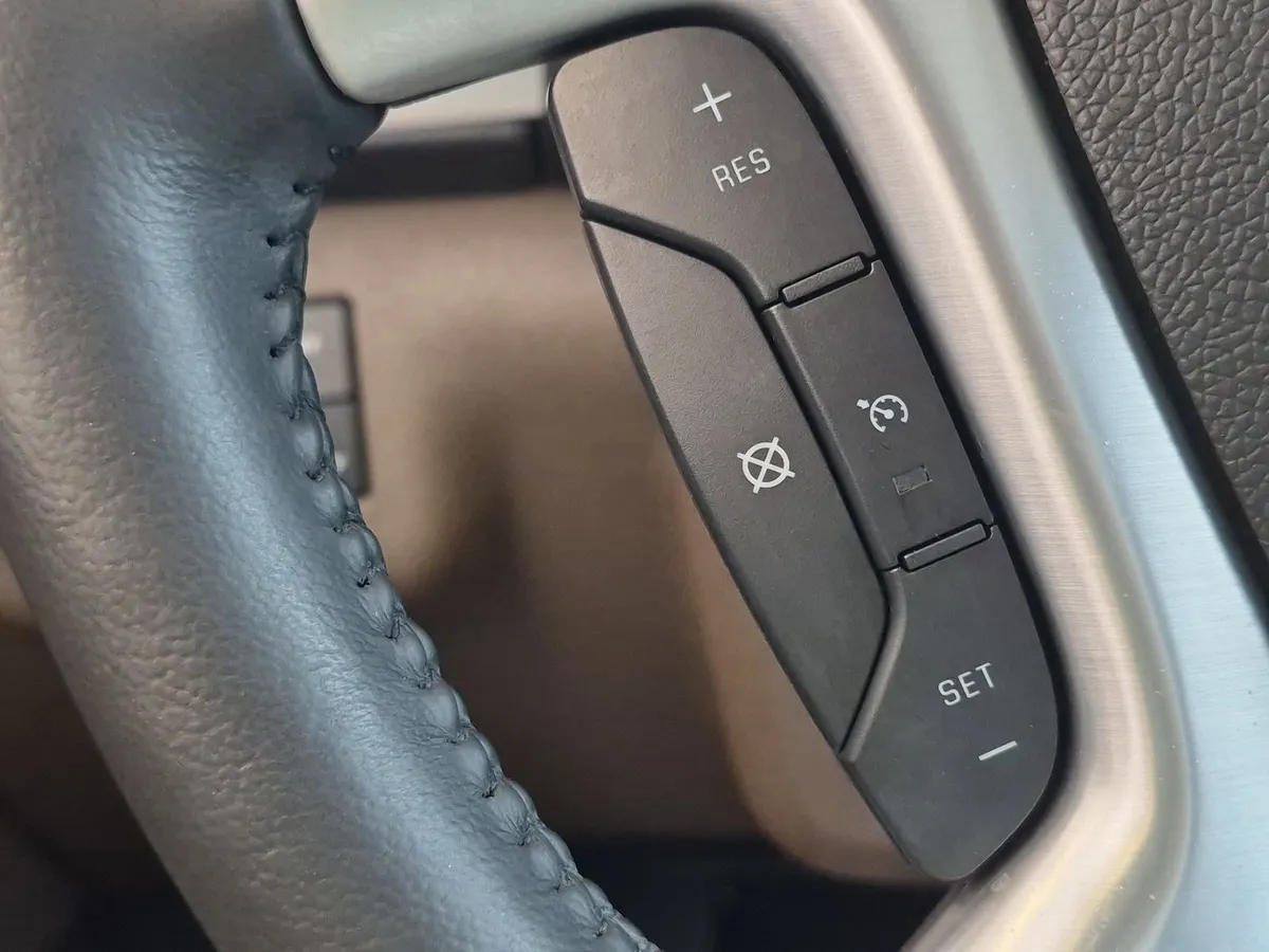 2015 GMC Acadia SLT thumbnail 18