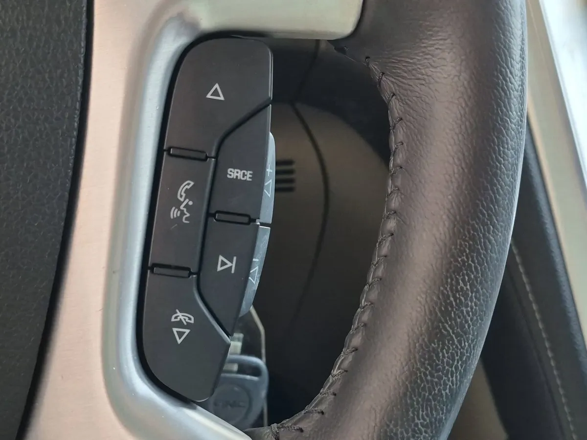 2015 GMC Acadia SLT thumbnail 19