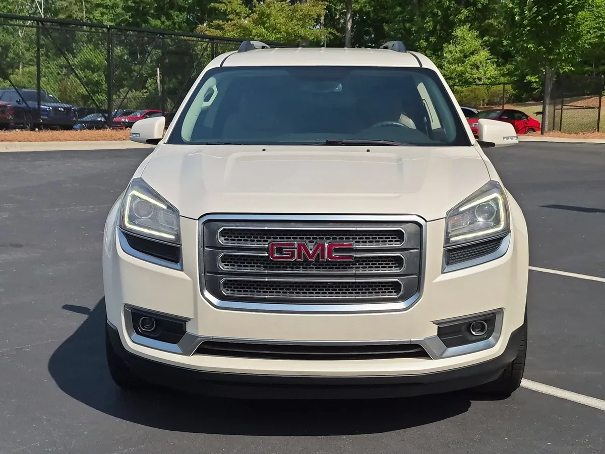 2015 GMC Acadia SLT thumbnail 2
