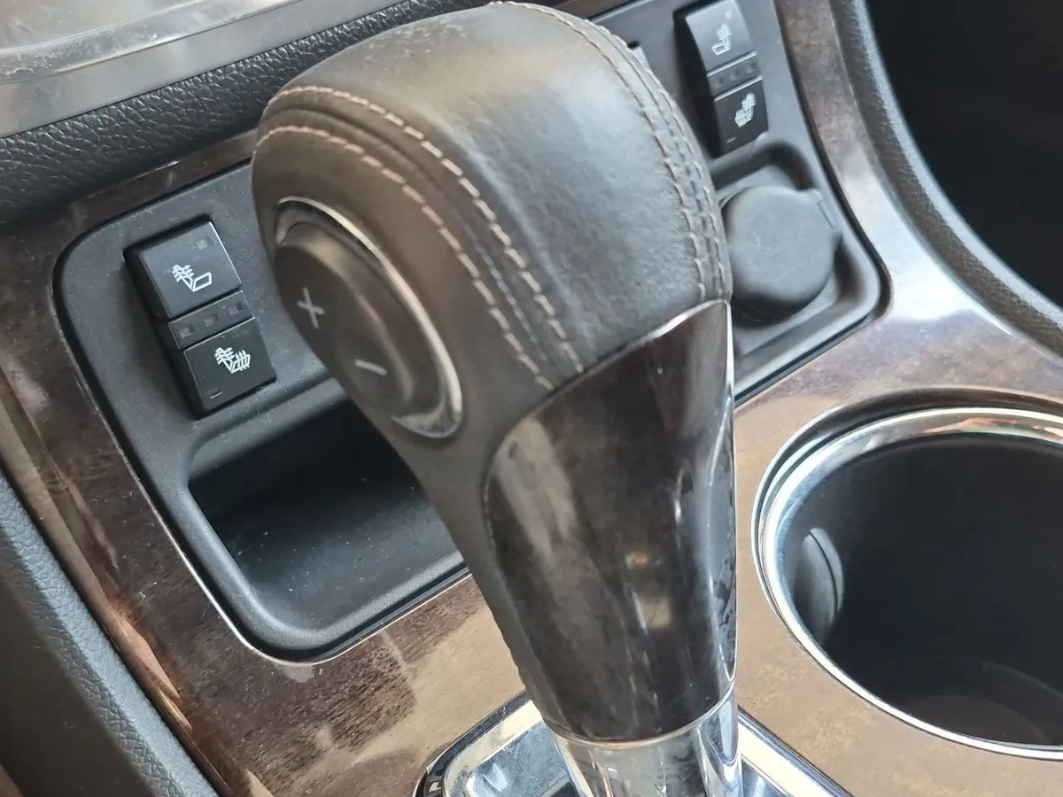 2015 GMC Acadia SLT thumbnail 23