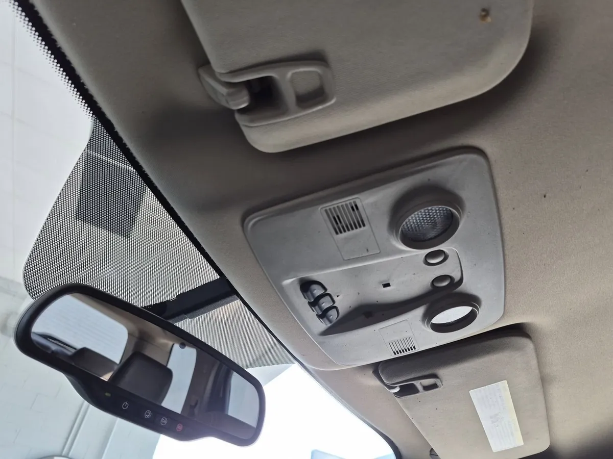 2015 GMC Acadia SLT thumbnail 24