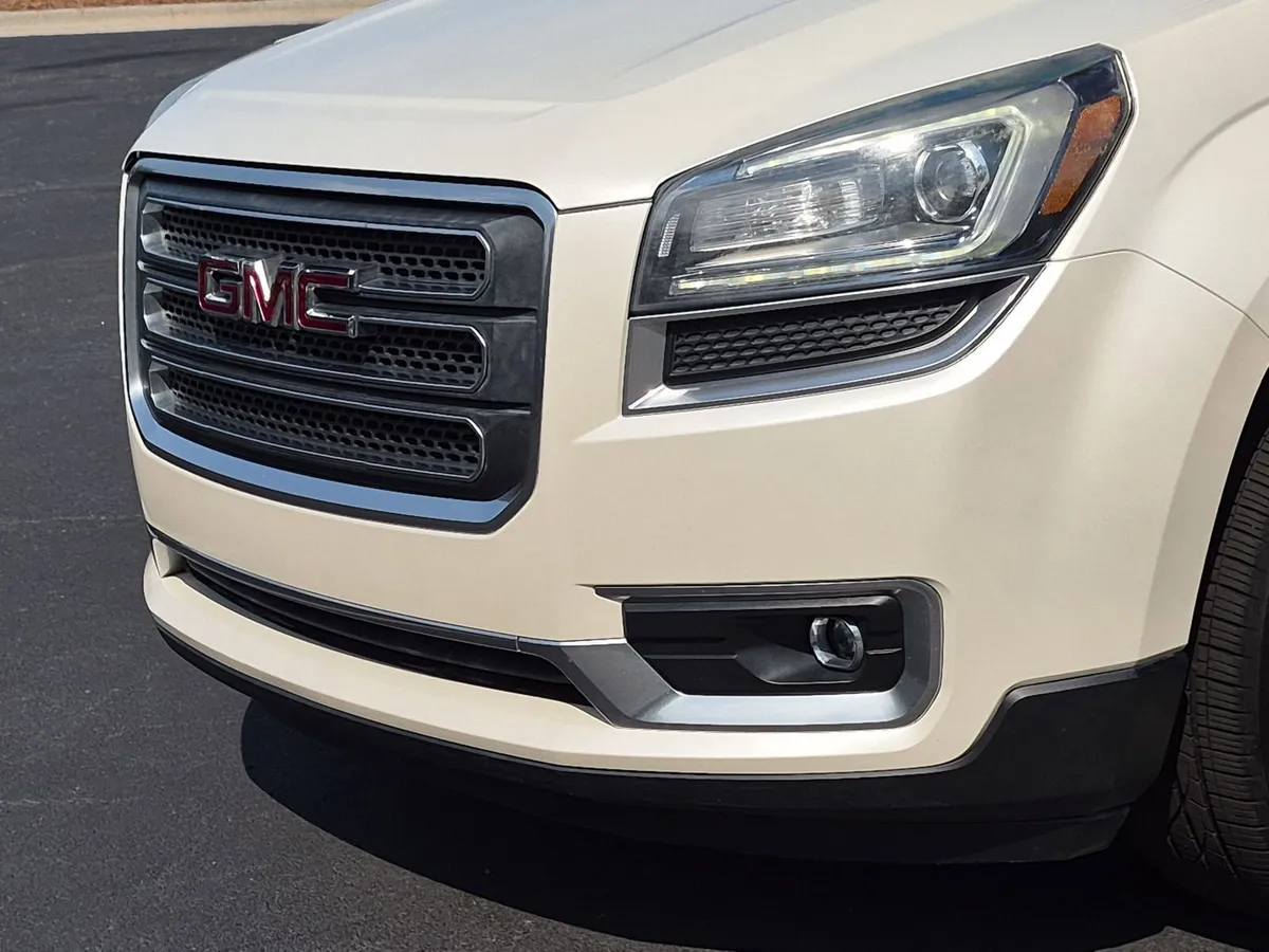 2015 GMC Acadia SLT thumbnail 5