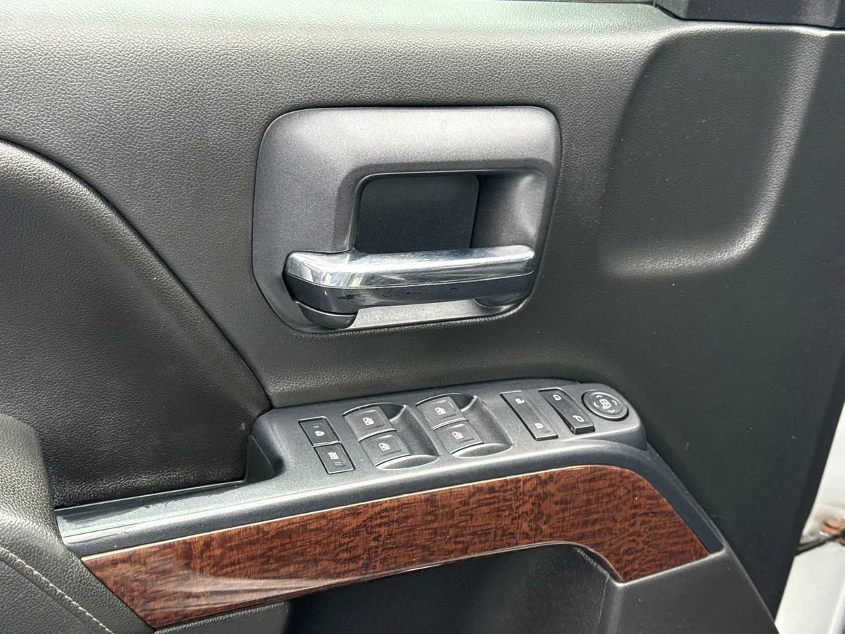 2015 GMC Sierra 2500 HD SLE thumbnail 18