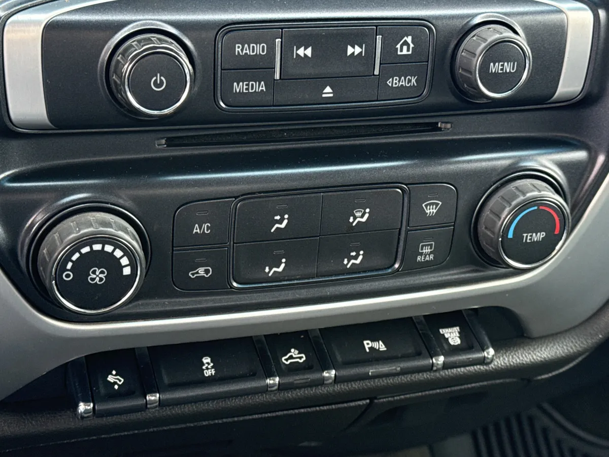 2015 GMC Sierra 2500 HD SLE thumbnail 24