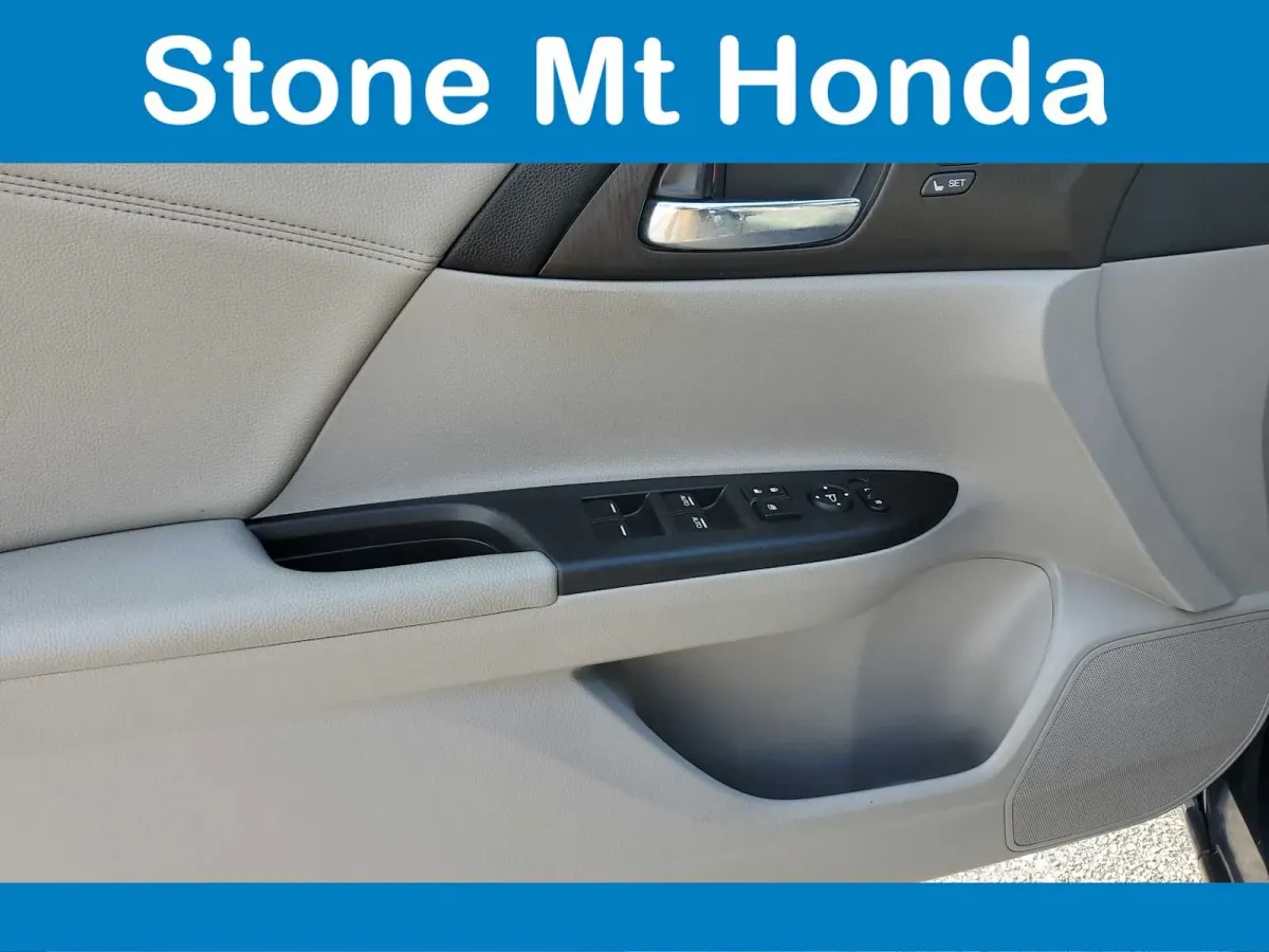 2015 Honda Accord EX-L thumbnail 17