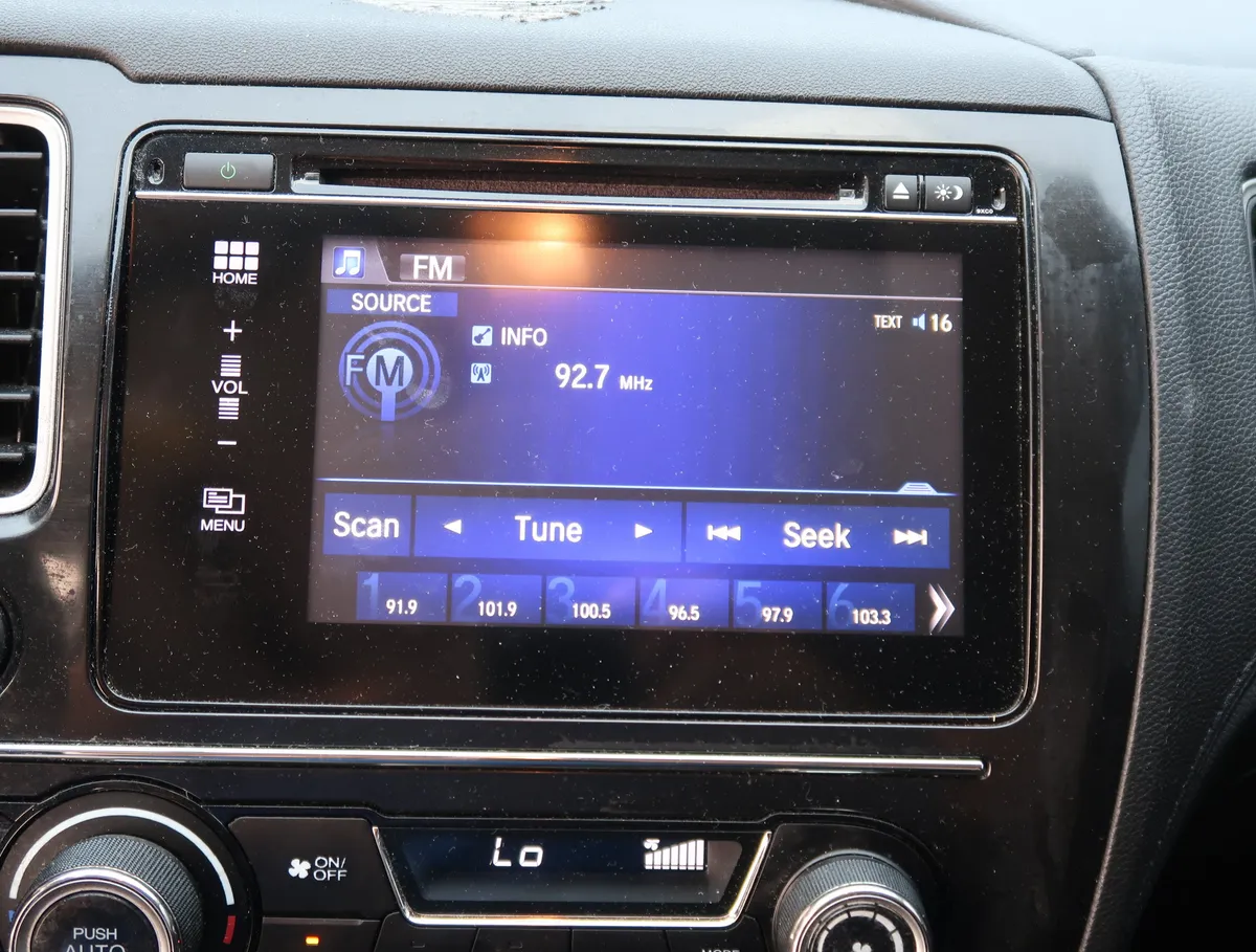 2015 Honda Civic EX thumbnail 25