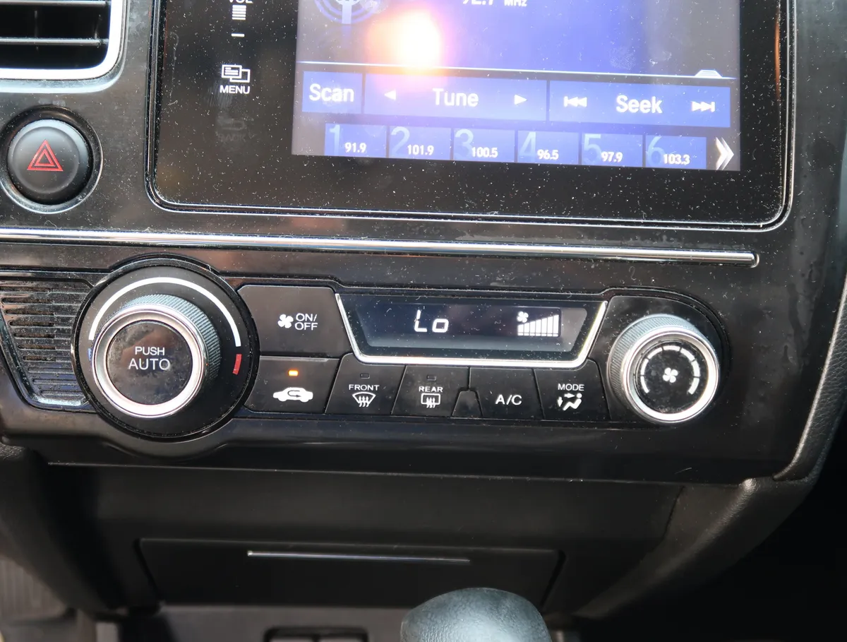 2015 Honda Civic EX thumbnail 26