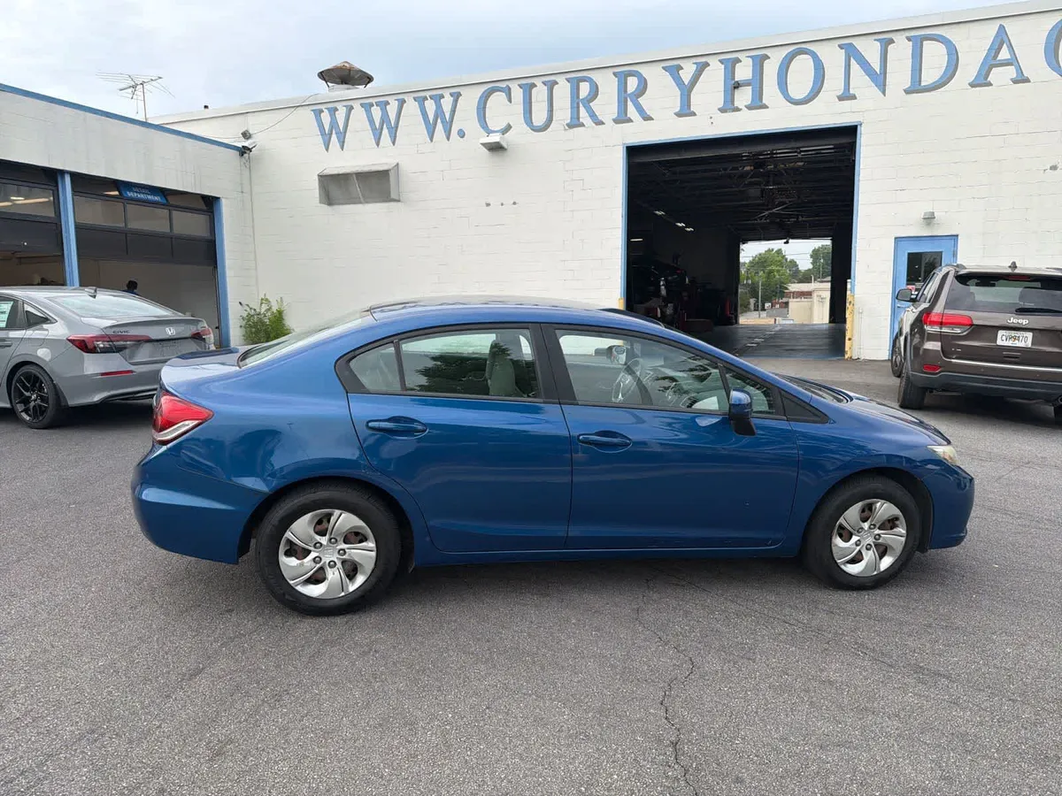 2015 Honda Civic LX thumbnail 12