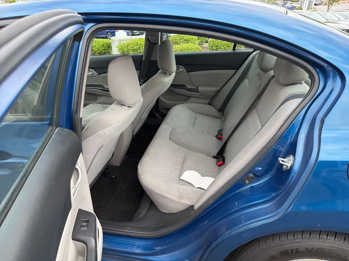 2015 Honda Civic LX thumbnail 16