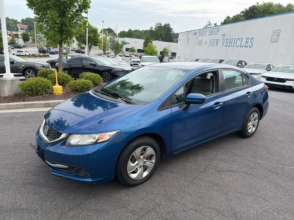 2015 Honda Civic LX thumbnail 3