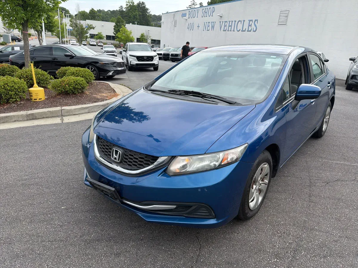 2015 Honda Civic LX thumbnail 4