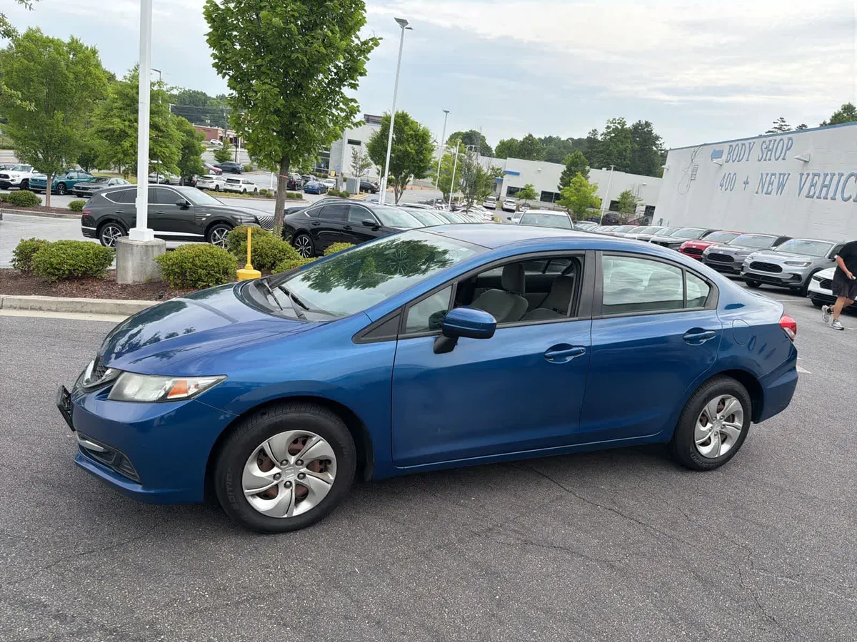 2015 Honda Civic LX thumbnail 5