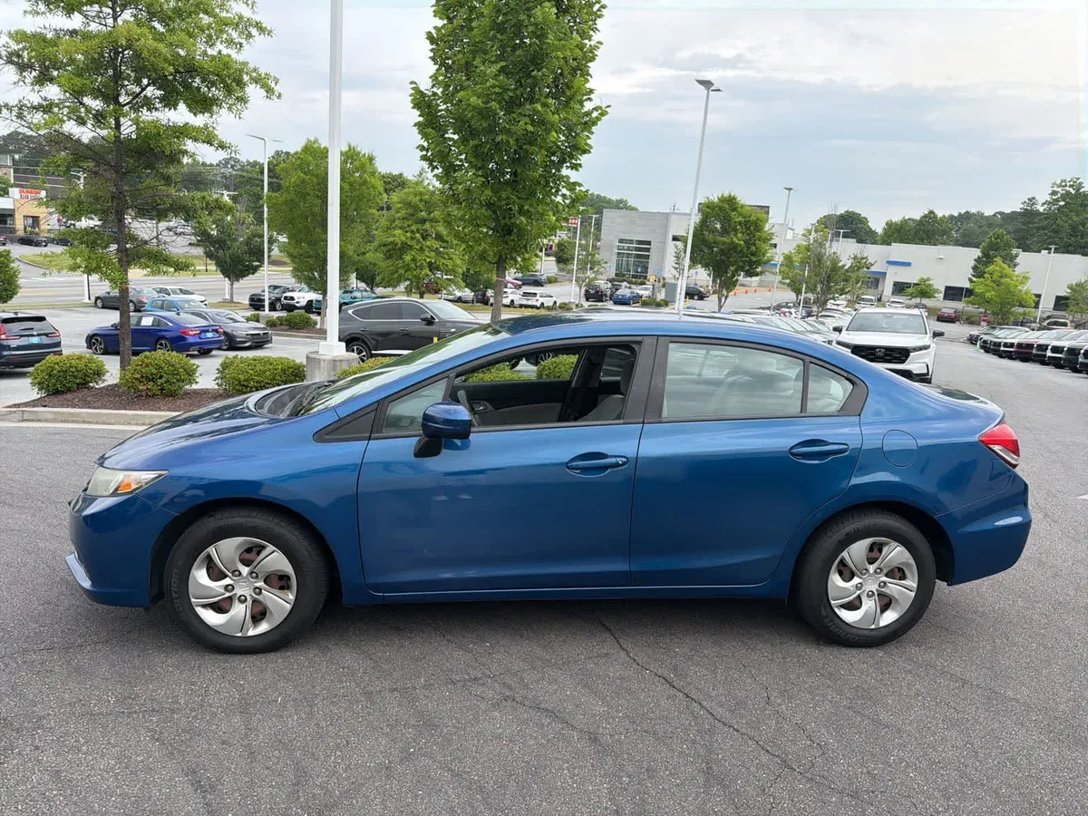 2015 Honda Civic LX thumbnail 6