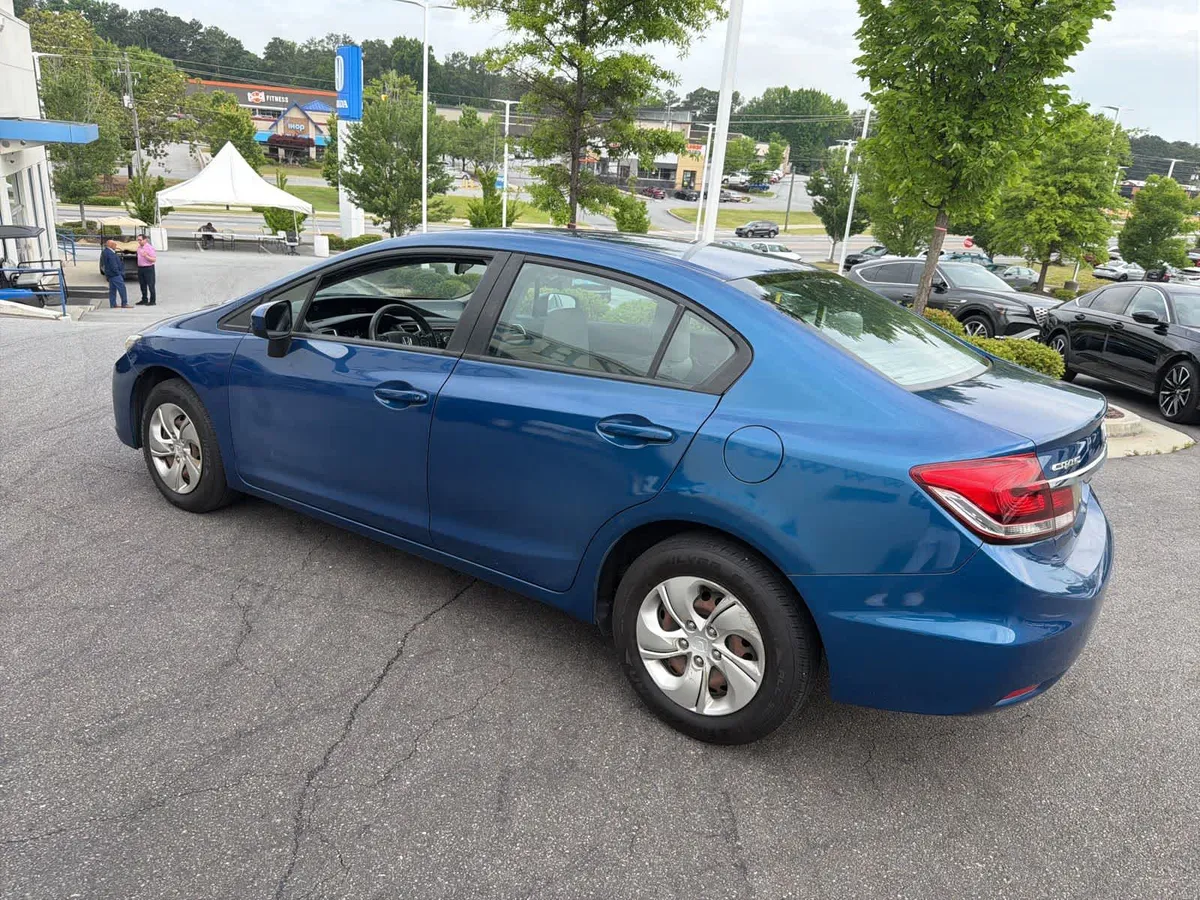 2015 Honda Civic LX thumbnail 7