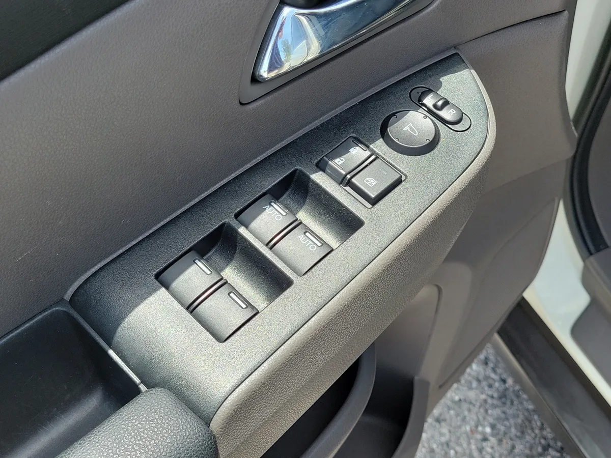 2015 Honda Odyssey EX-L thumbnail 13