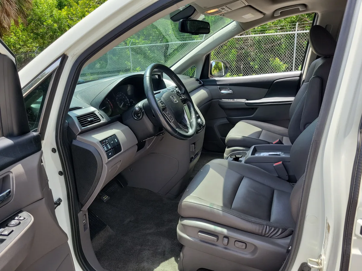 2015 Honda Odyssey EX-L thumbnail 14