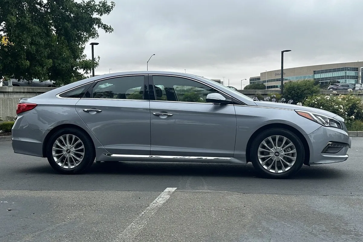 2015 Hyundai Sonata 2.4L Limited thumbnail 2