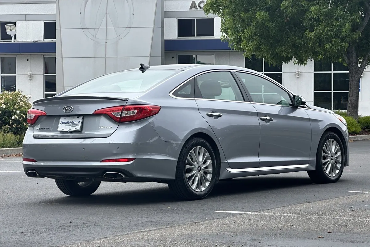 2015 Hyundai Sonata 2.4L Limited thumbnail 4