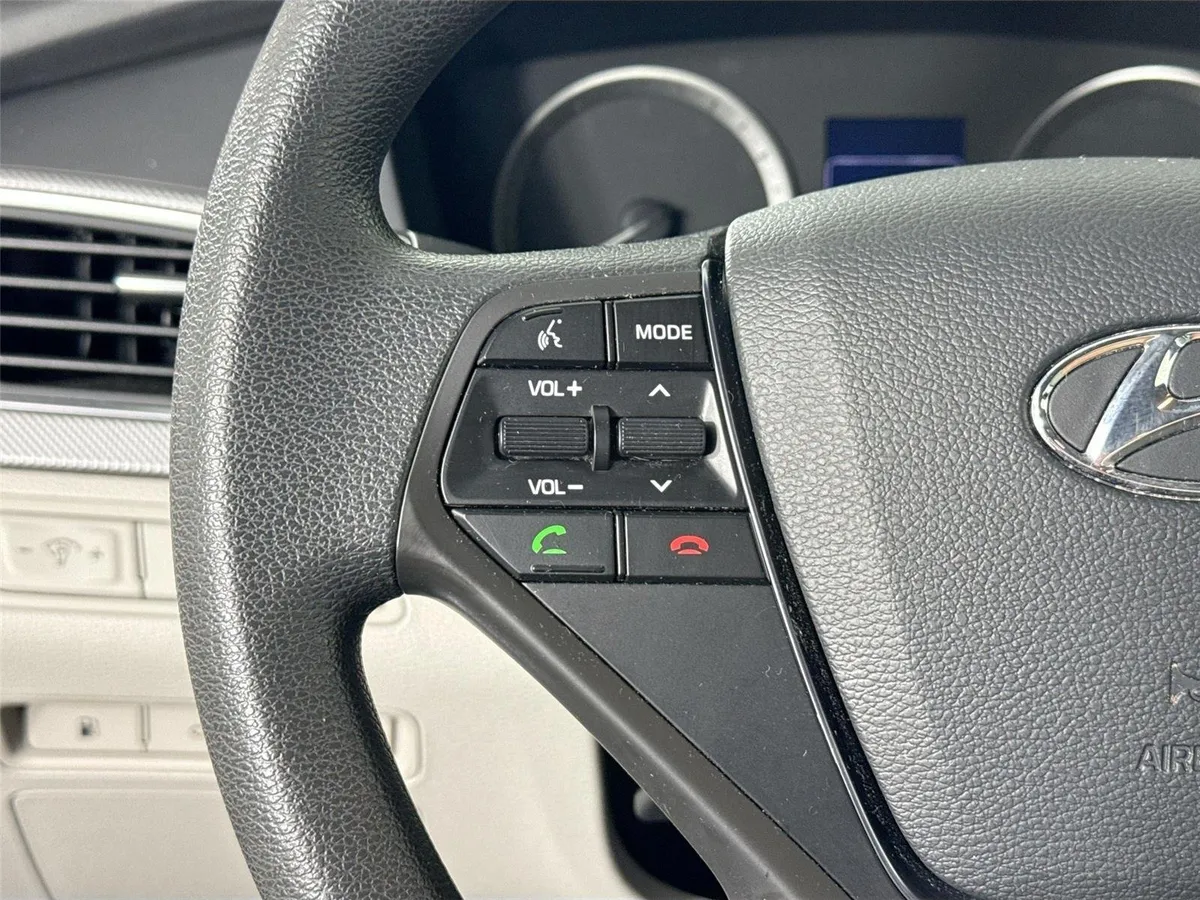 2015 Hyundai Sonata 2.4L SE thumbnail 14