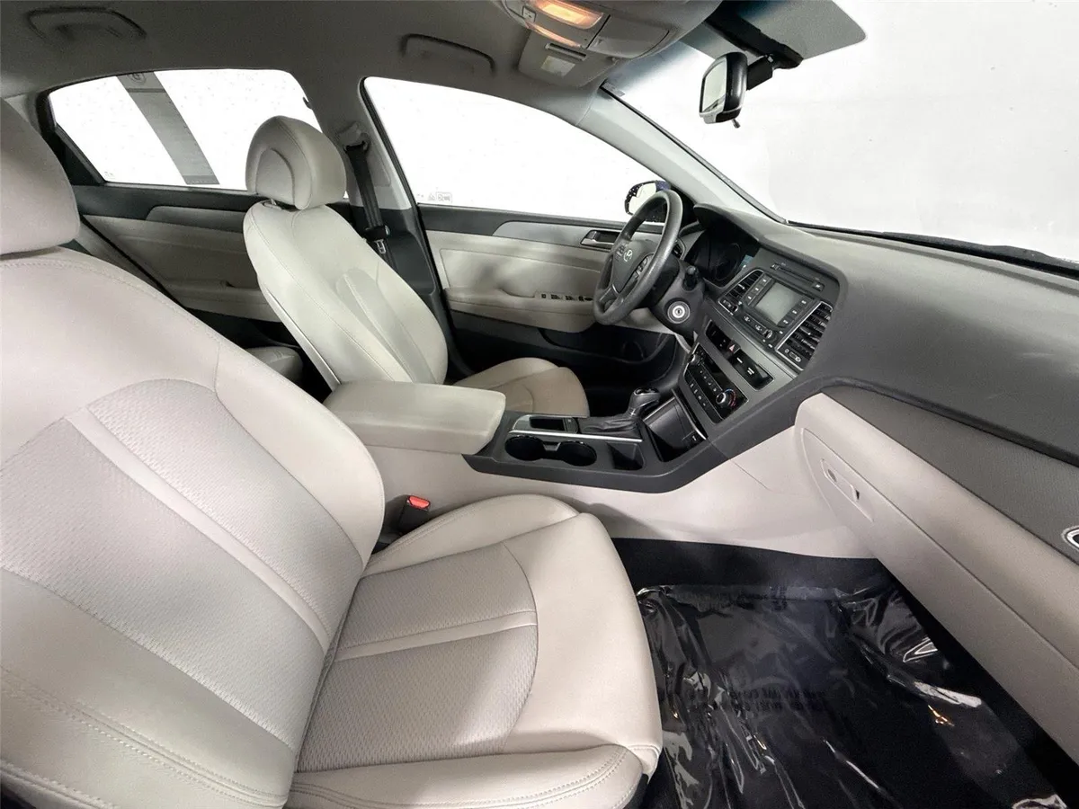 2015 Hyundai Sonata 2.4L SE thumbnail 37