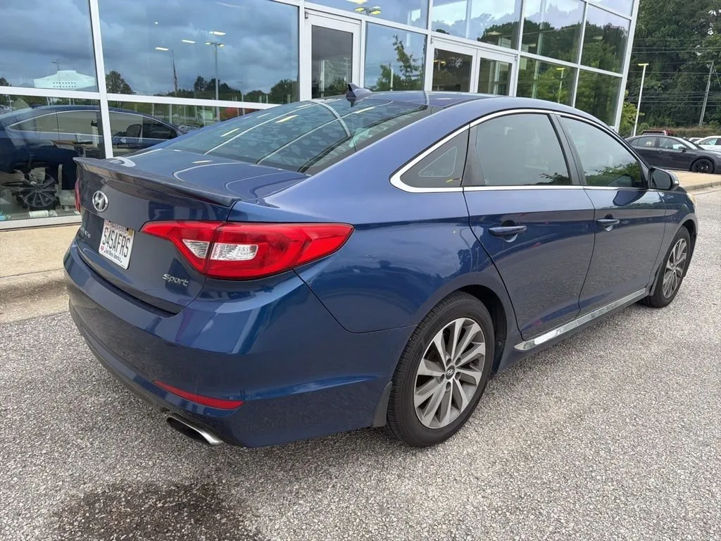 2015 Hyundai Sonata Sport thumbnail 3