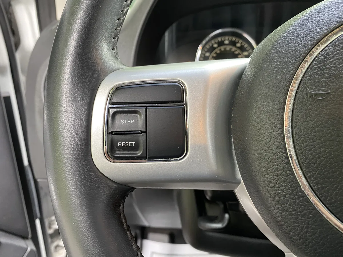 2015 Jeep Compass High Altitude Edition thumbnail 17