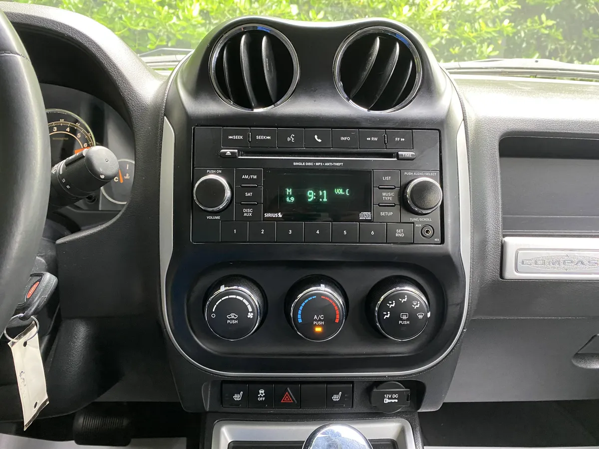 2015 Jeep Compass High Altitude Edition thumbnail 22