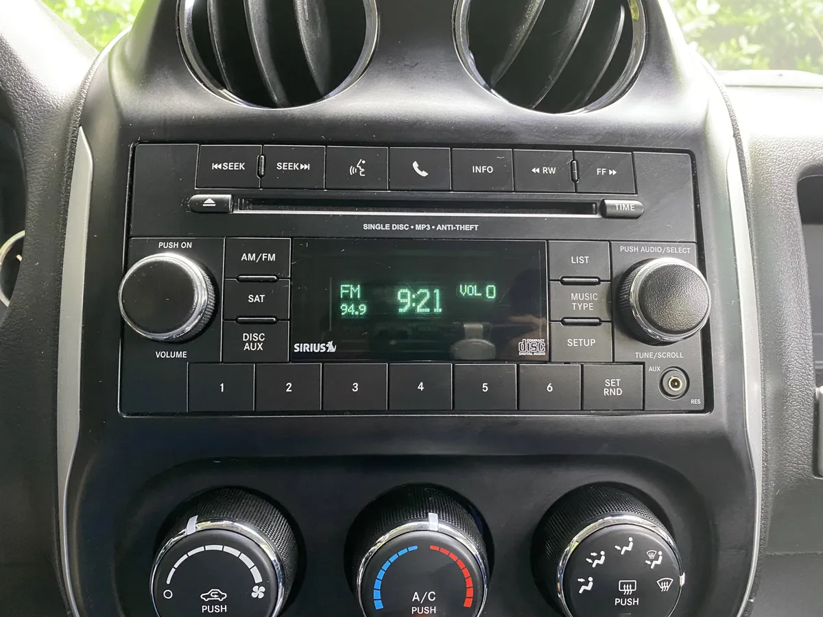 2015 Jeep Compass High Altitude Edition thumbnail 23