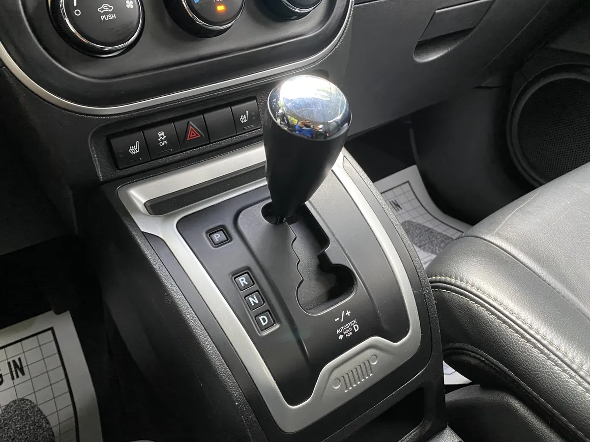 2015 Jeep Compass High Altitude Edition thumbnail 25