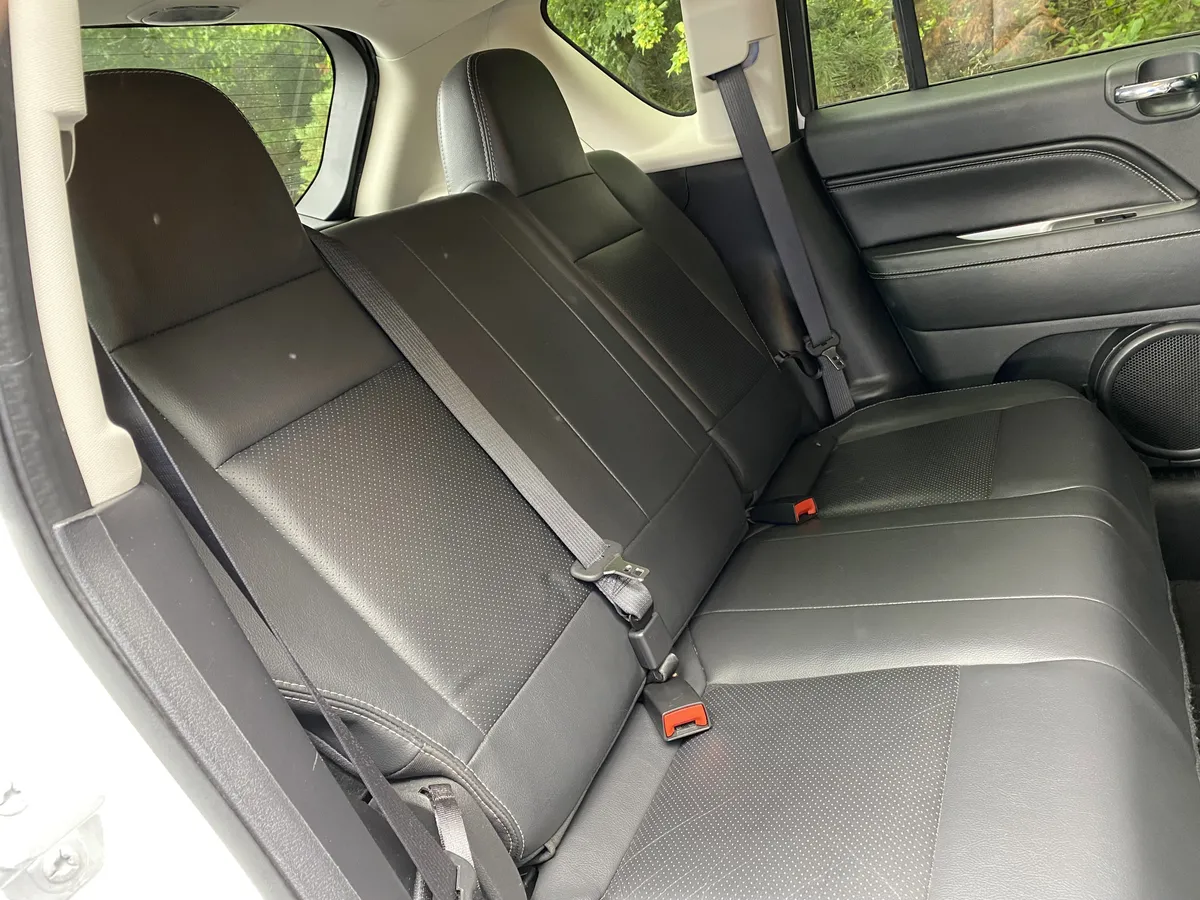 2015 Jeep Compass High Altitude Edition thumbnail 31