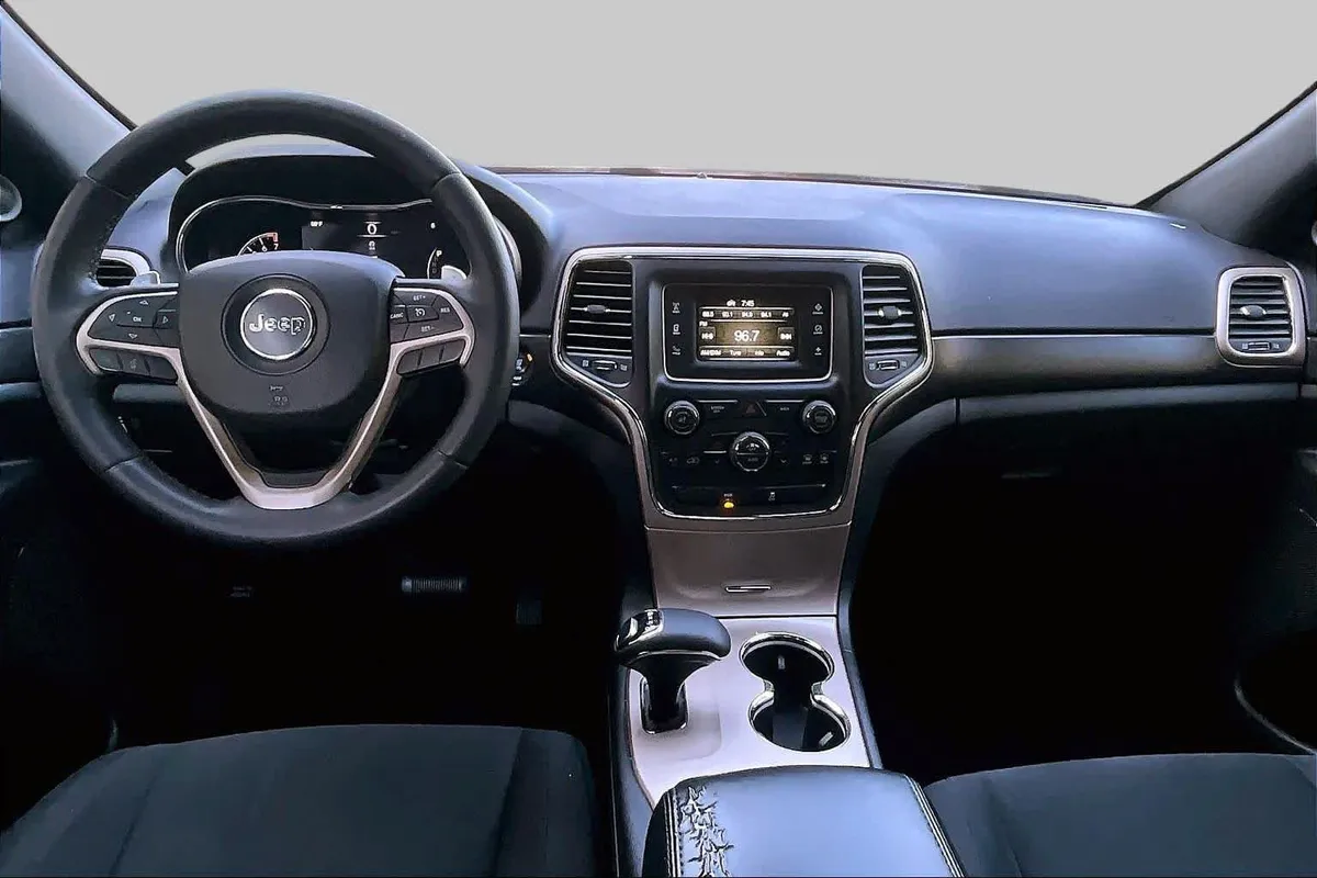 2015 Jeep Grand Cherokee Laredo thumbnail 15