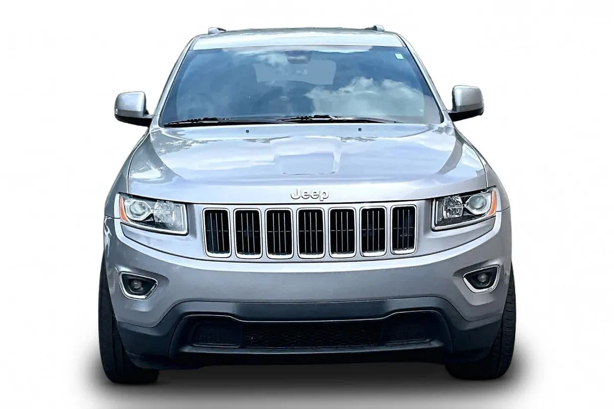 2015 Jeep Grand Cherokee Laredo thumbnail 4